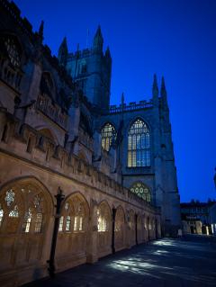 "Bath Abbey at night"