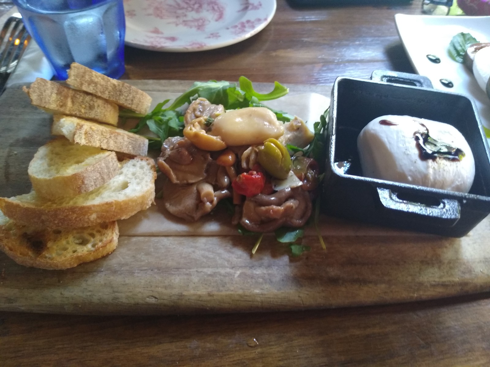 Caprese with Mushrooms Salad