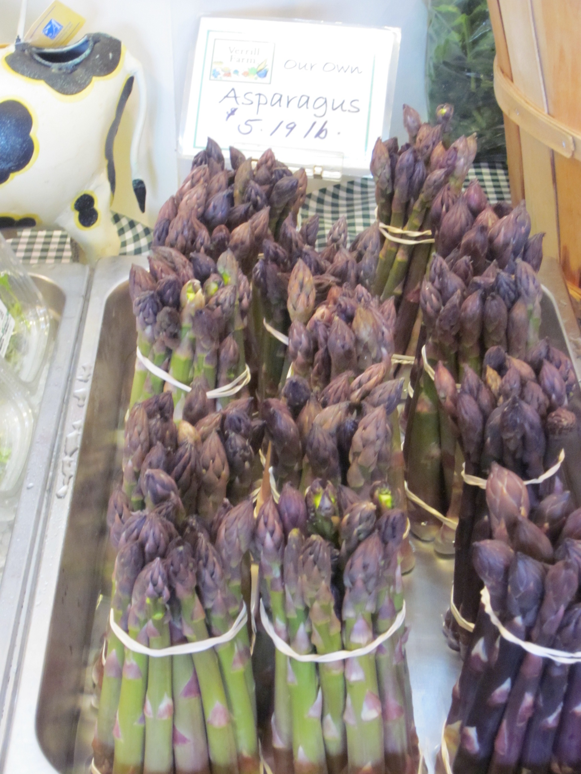 fresh-cut Asparagus at Verrill farm