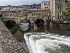 "The Pulteney Bridge and falls"