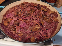 "Red cabbage with chestnuts and apples"